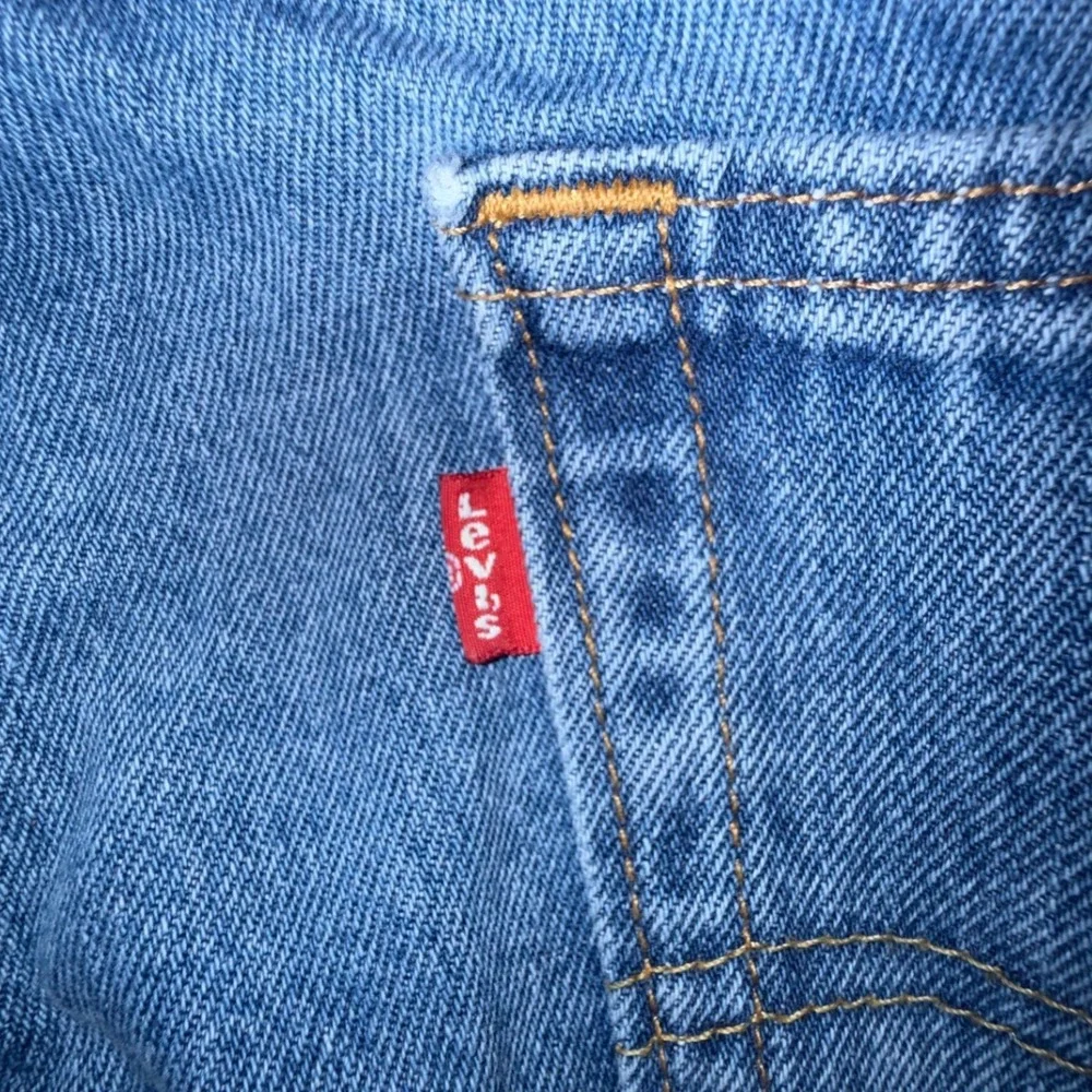 Levis 550 Relaxed Fit Jeans Mens 34x32 Medium Wash Blue Denim 00550-4834